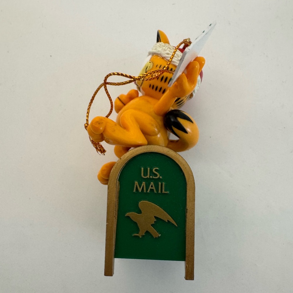 Garfield Holiday Hallmark Ornament Set - Picture 15 of 16